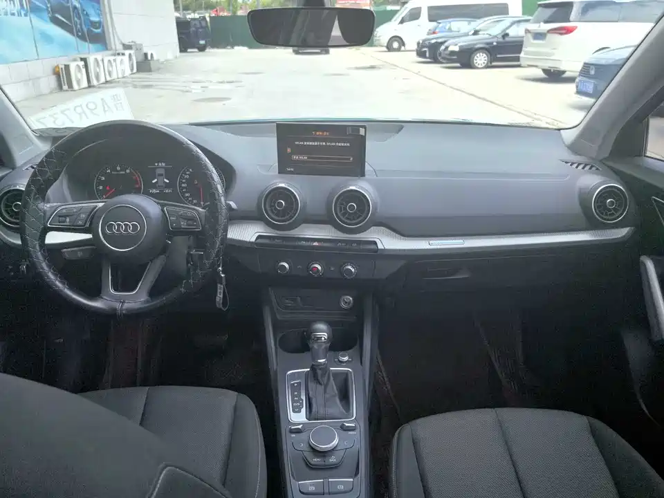 Audi Q2L