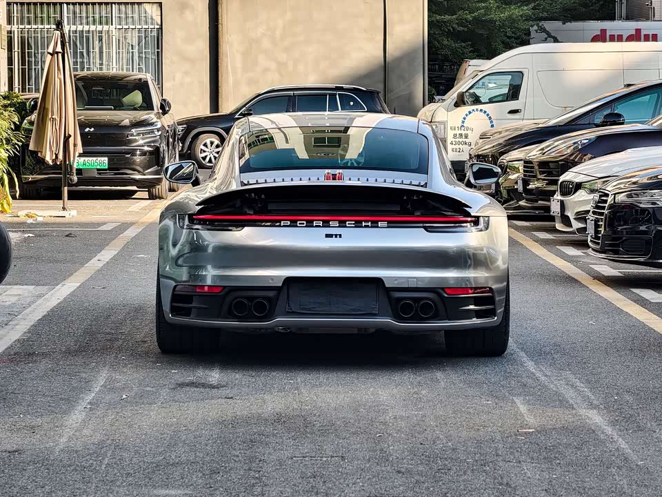 Porsche 911