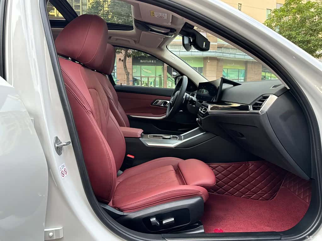 BMW 3 Series, 2023 25