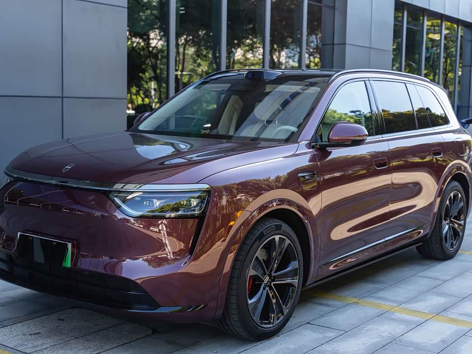 AITO Ask the world M8