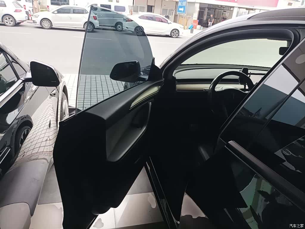 Tesla Model Y, 2021 16