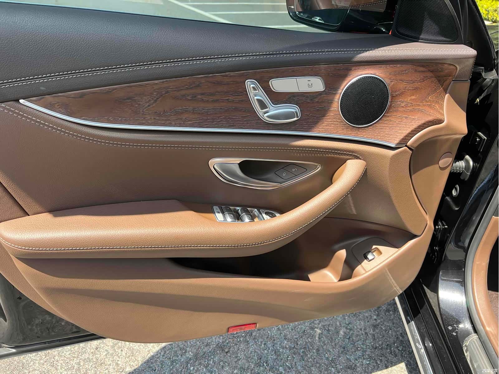 Mercedes-Benz E-Class, 2023 13