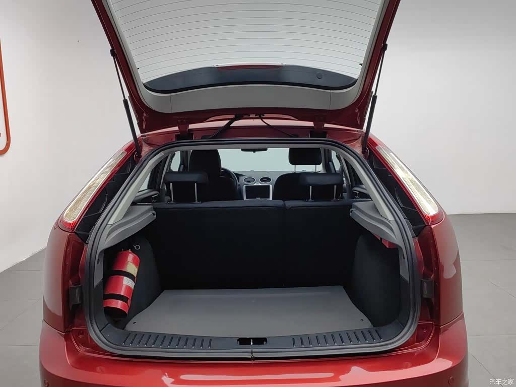 Ford Focus, 2013 16