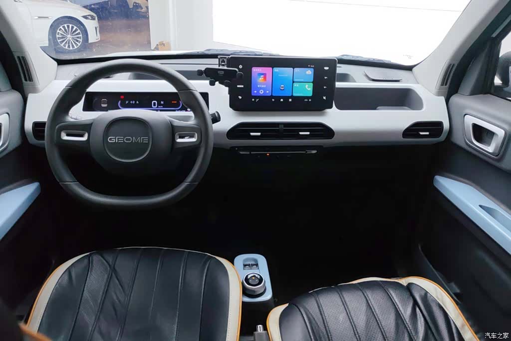 Geely Panda, 2025 12