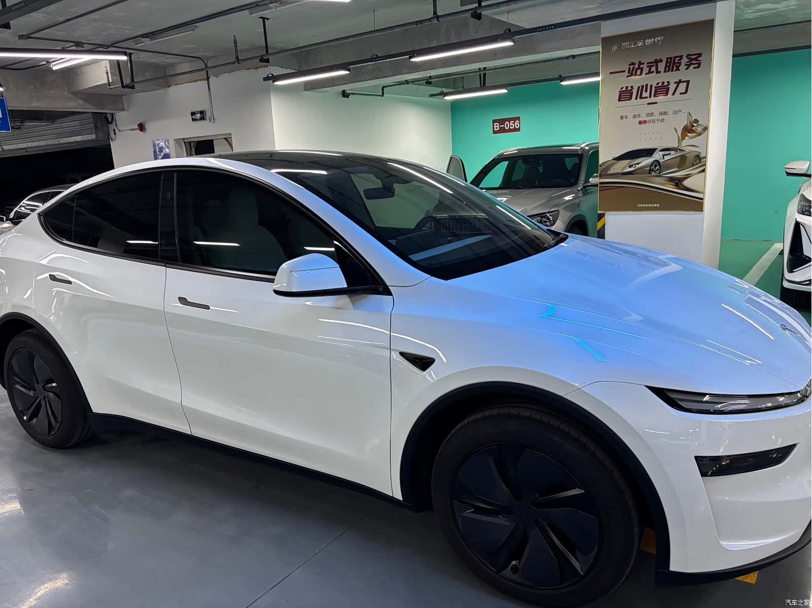 Tesla Model Y, 2025 17