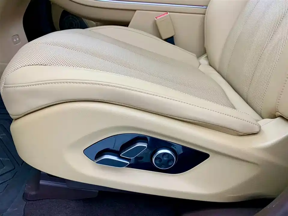 AITO Ask the world M7