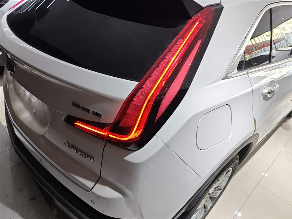 Cadillac XT4