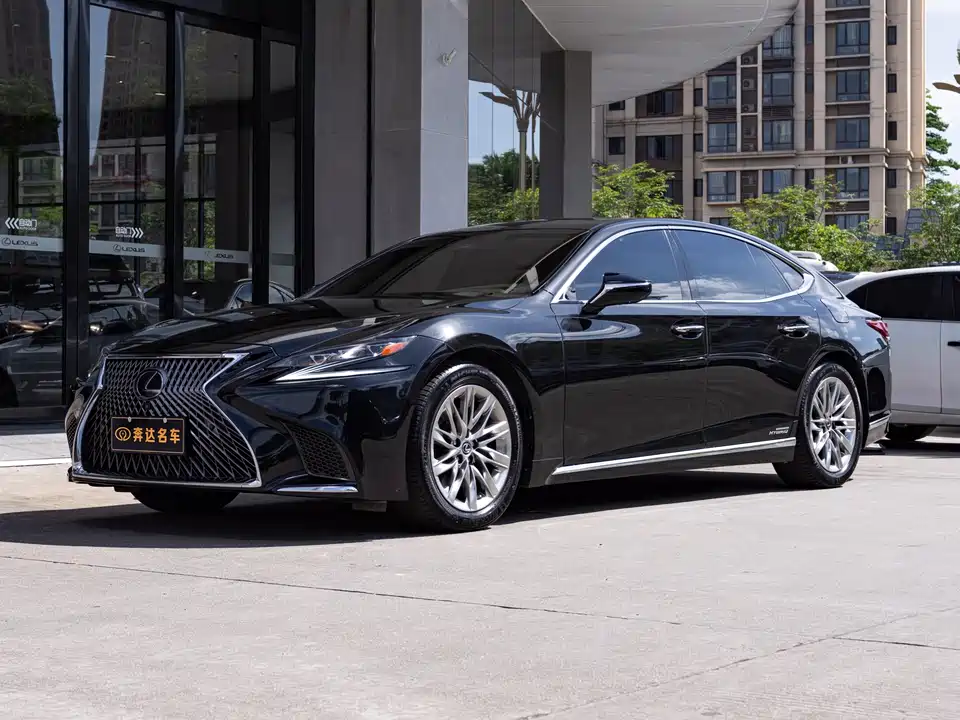 Lexus LS