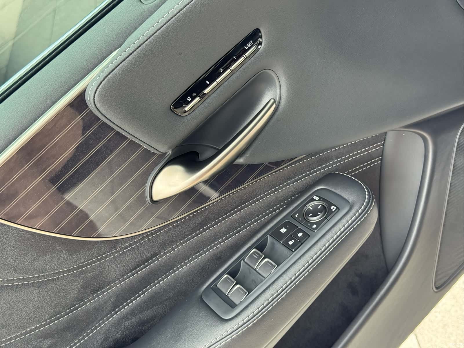 Lexus LS, 2019 14