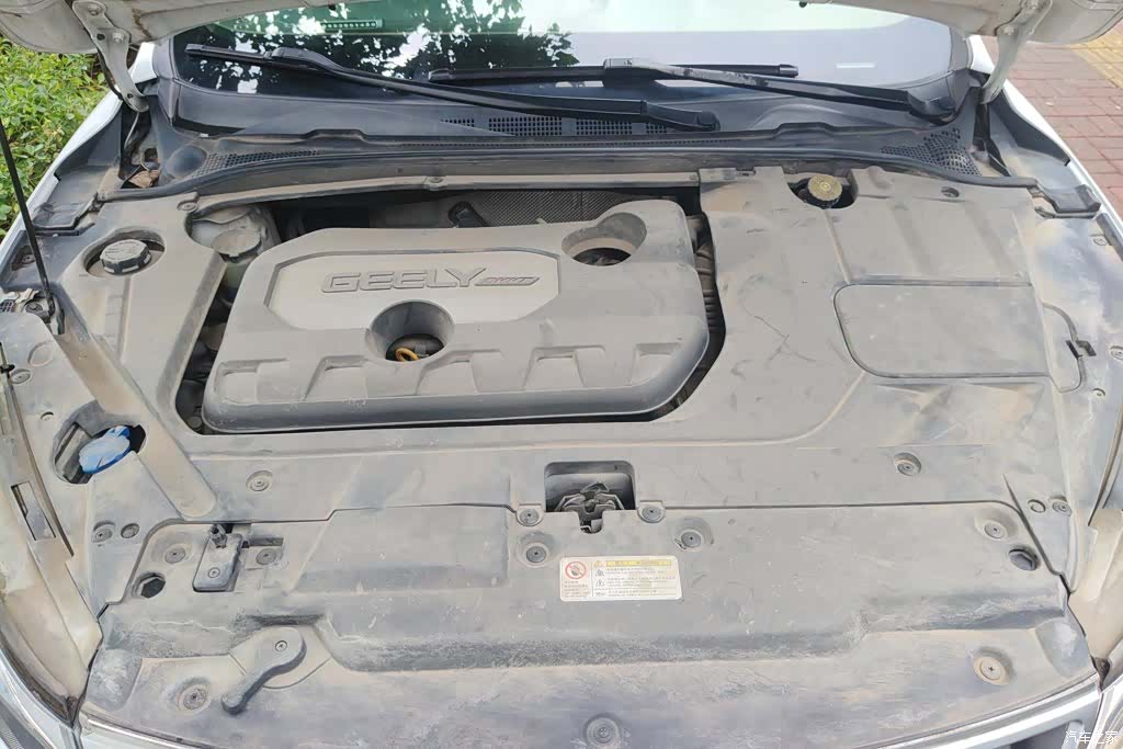 Geely Emgrand, 2017 10