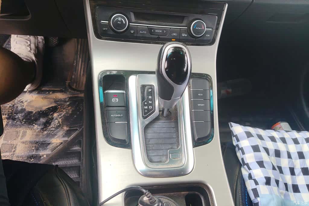 Geely Emgrand, 2017 16