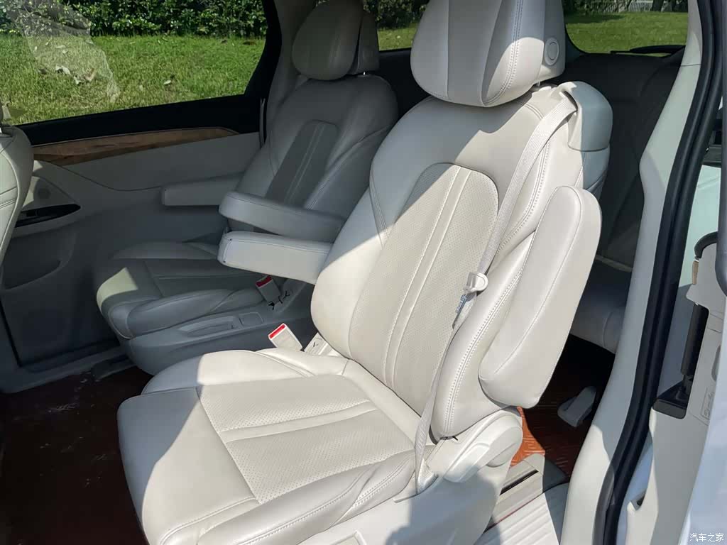 Buick GL8, 2020 10