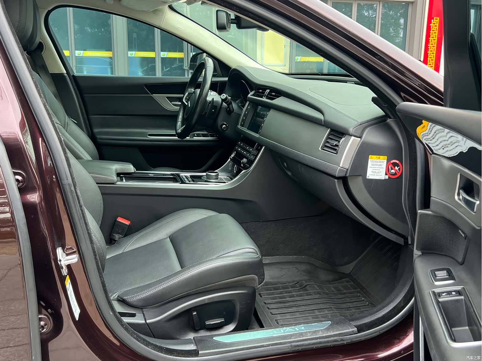 Land Rover XFL, 2018 4