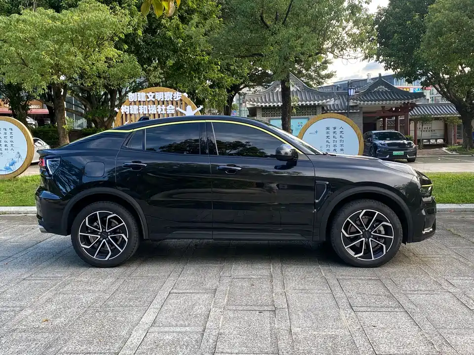 Lynk & Co 05