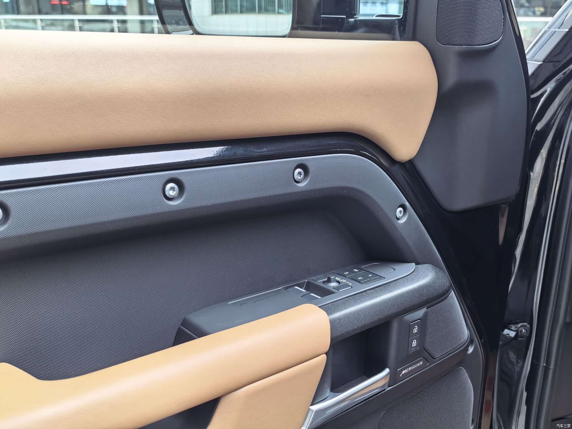 Land Rover Defender, 2025 16