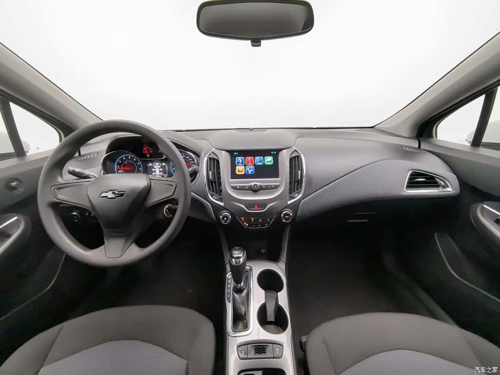 Chevrolet 320, 2018 все фото