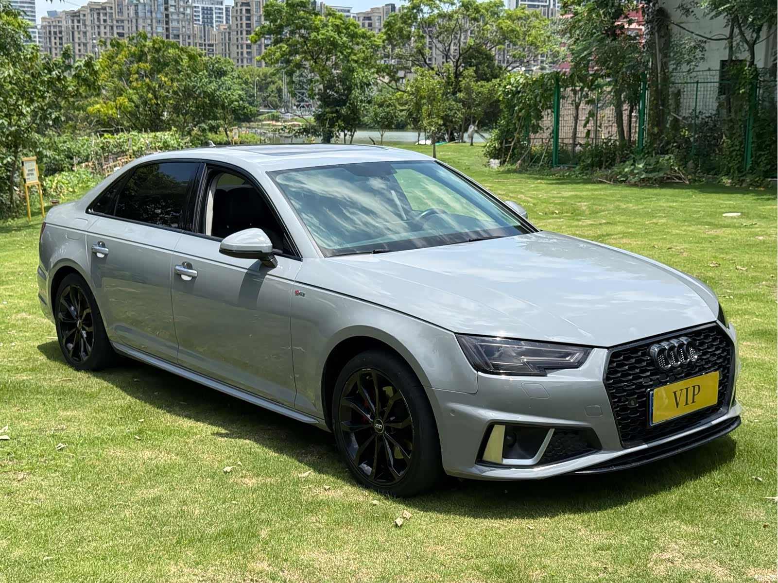Audi A4L, 2019 3
