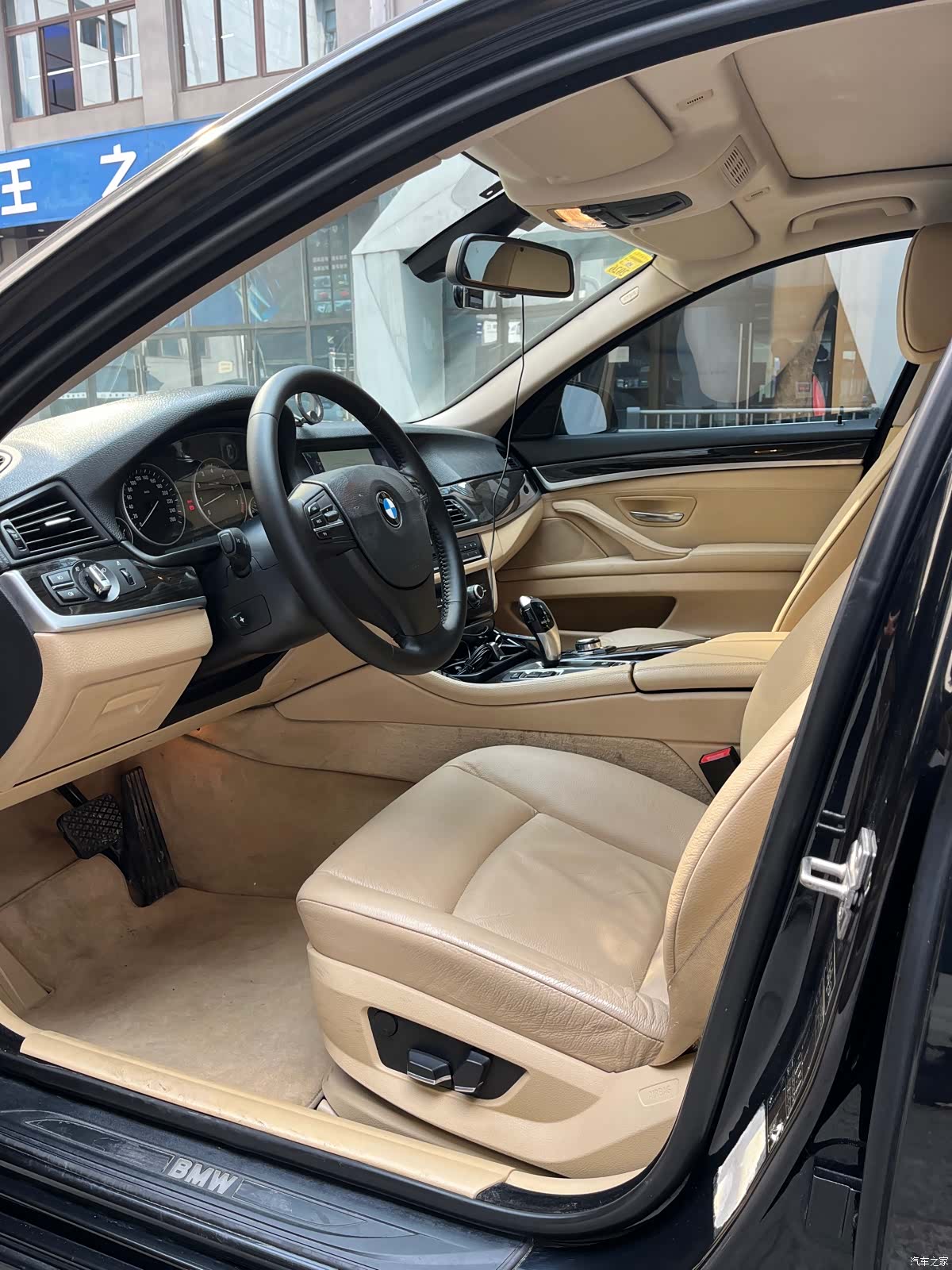 BMW 5 Series, 2012 4