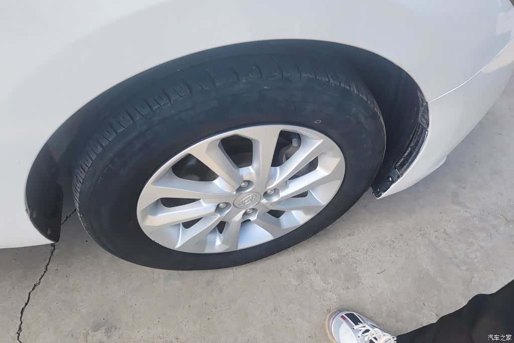 Hyundai GLS, 2016 6