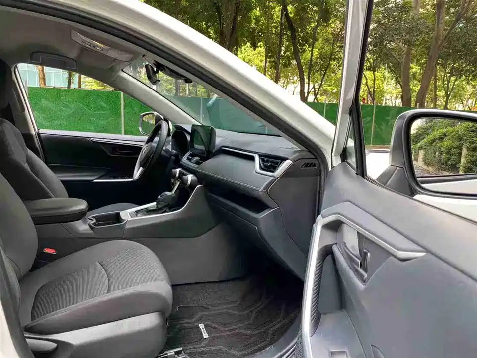 Toyota RAV4 Rongfang