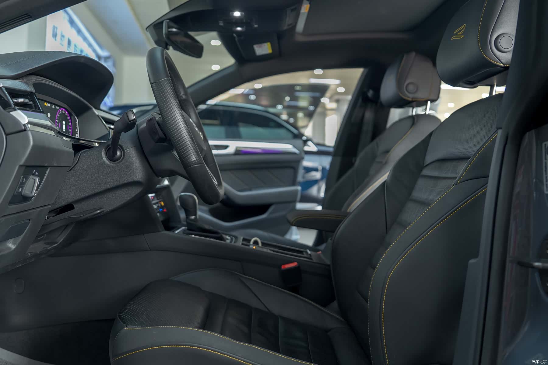 Volkswagen CC, 2025 11