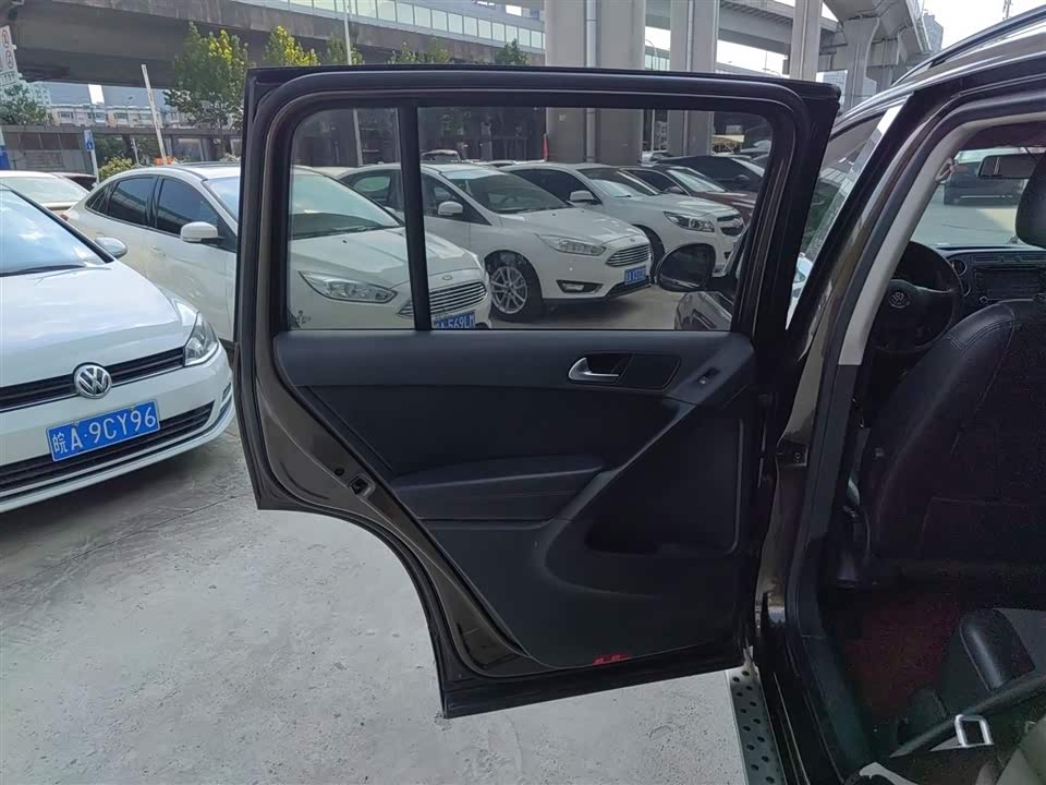 Volkswagen Tiguan Volkswagen Tiguan