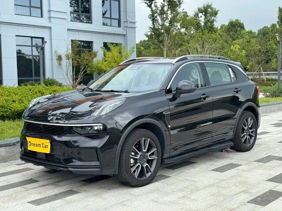 Lynk & Co 01