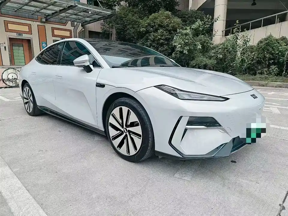 Geely Galaxy Galaxy E8