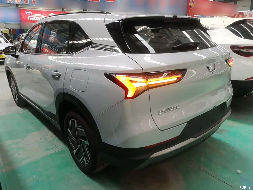 Wuling Starlight, 2024 все фото