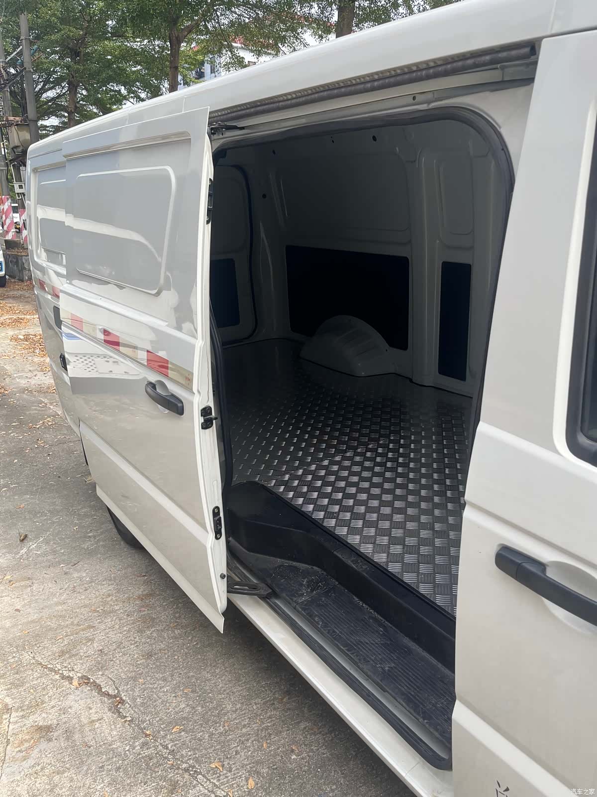 DongFeng EM27, 2024 8
