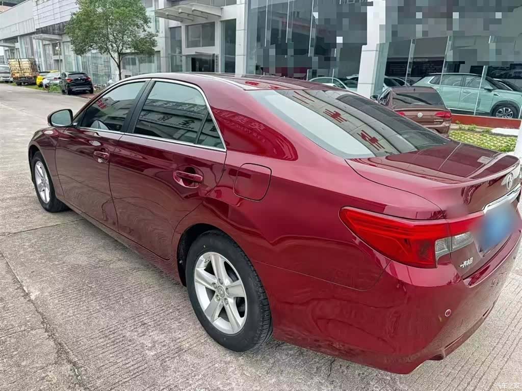 Toyota 2.5V, 2015 23
