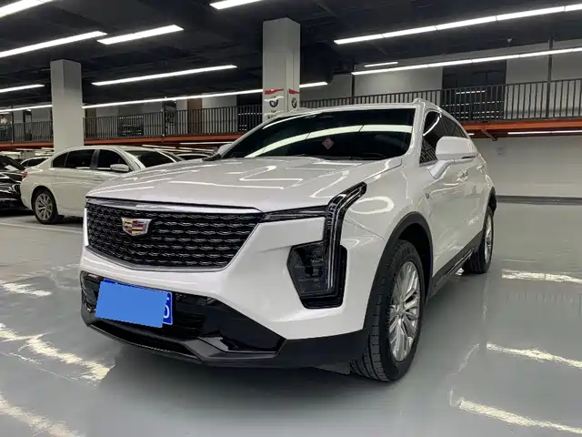 Cadillac XT4 2024 — купить из Китая под заказ