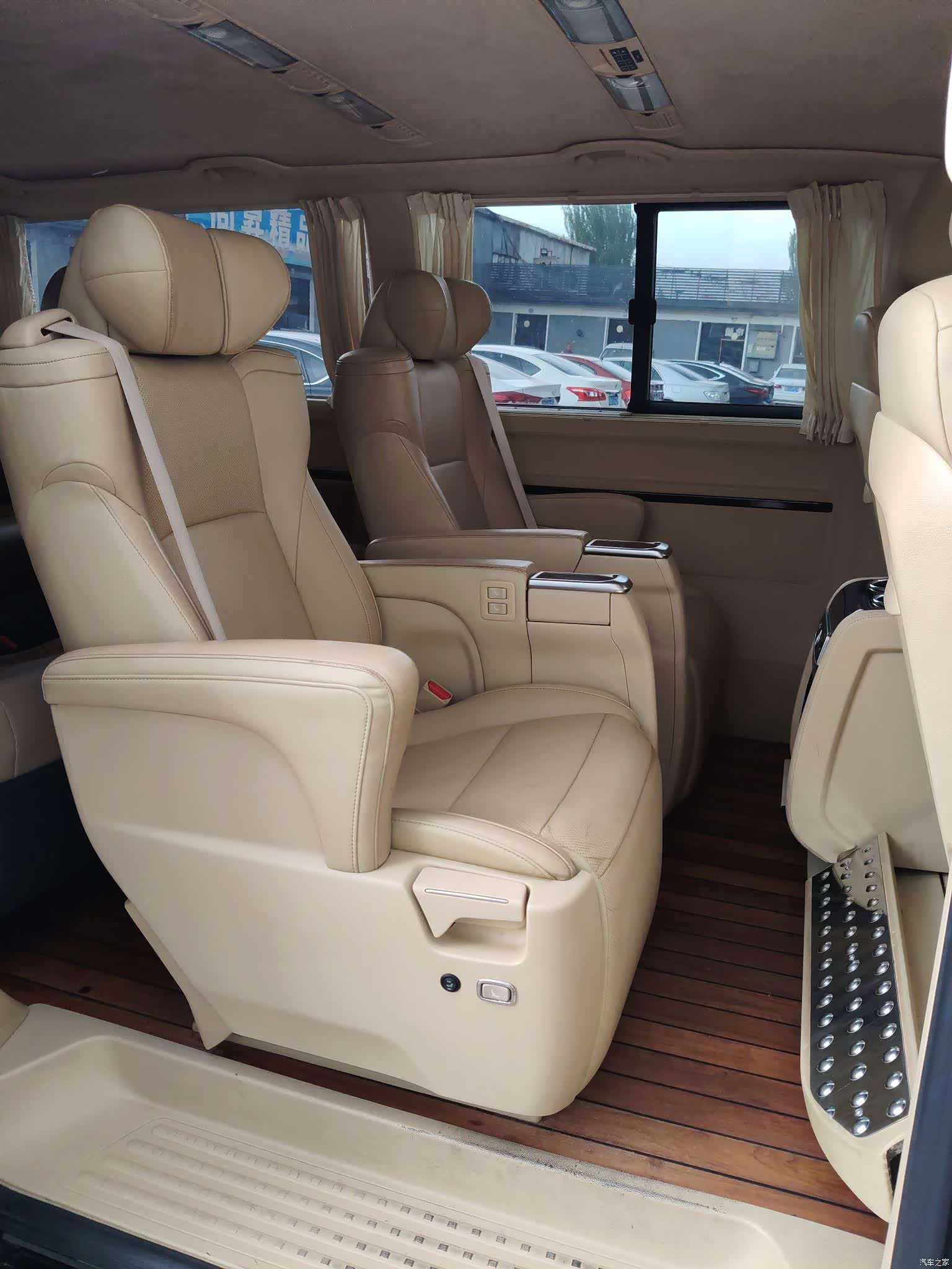 Volkswagen 9, 2016 7