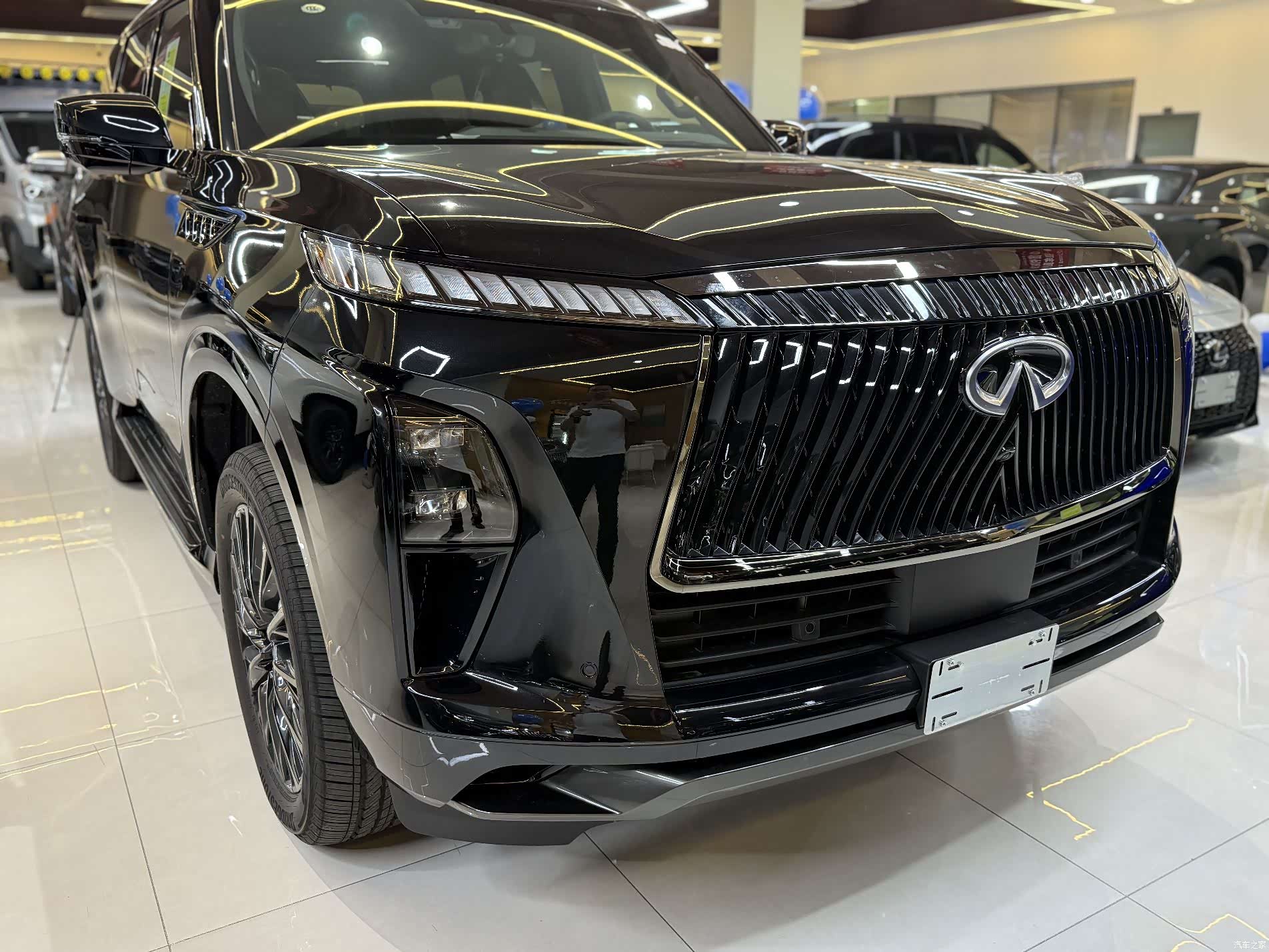 Infiniti QX80, 2025 20