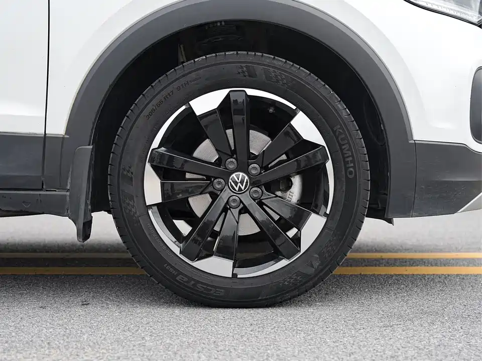 Volkswagen Exploring the shadow