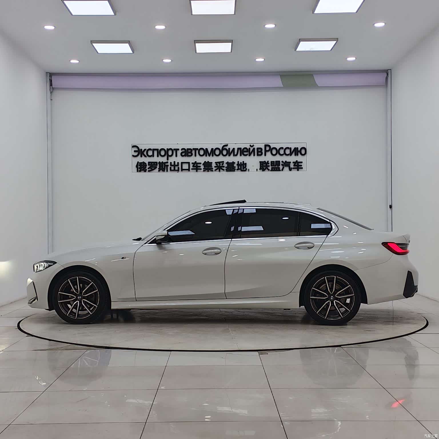 BMW 3 Series, 2023 все фото