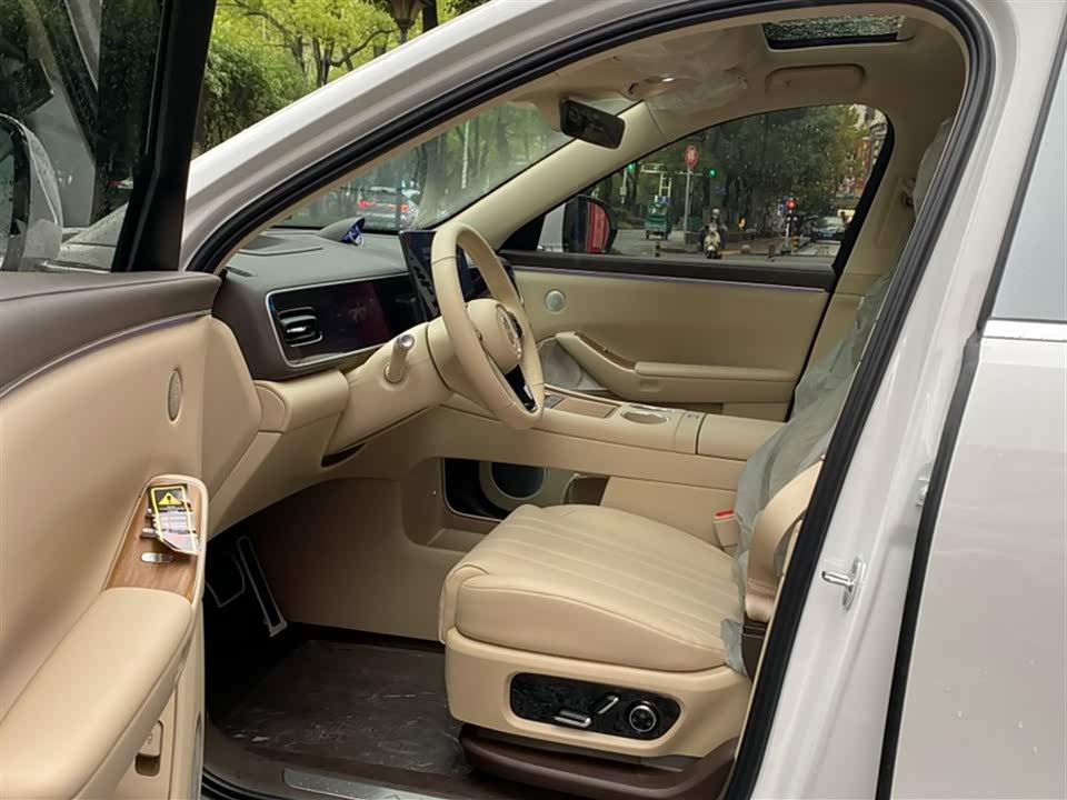 AITO Ask the world M7