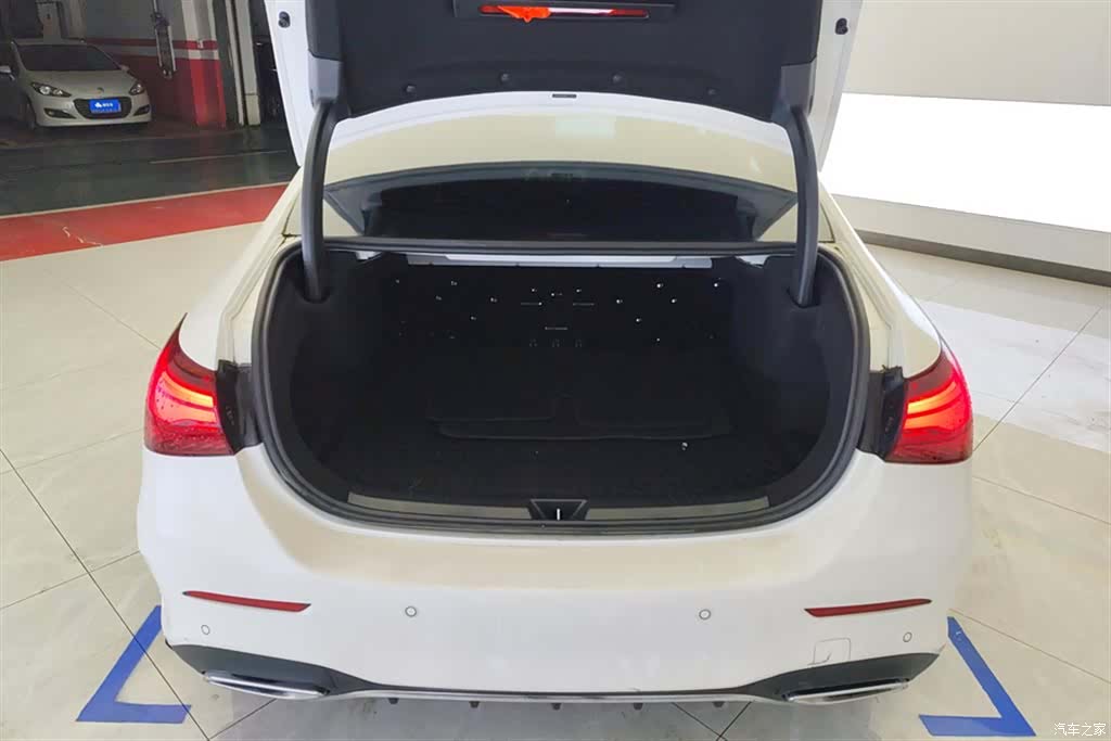 Mercedes-Benz A-Class, 2024 4