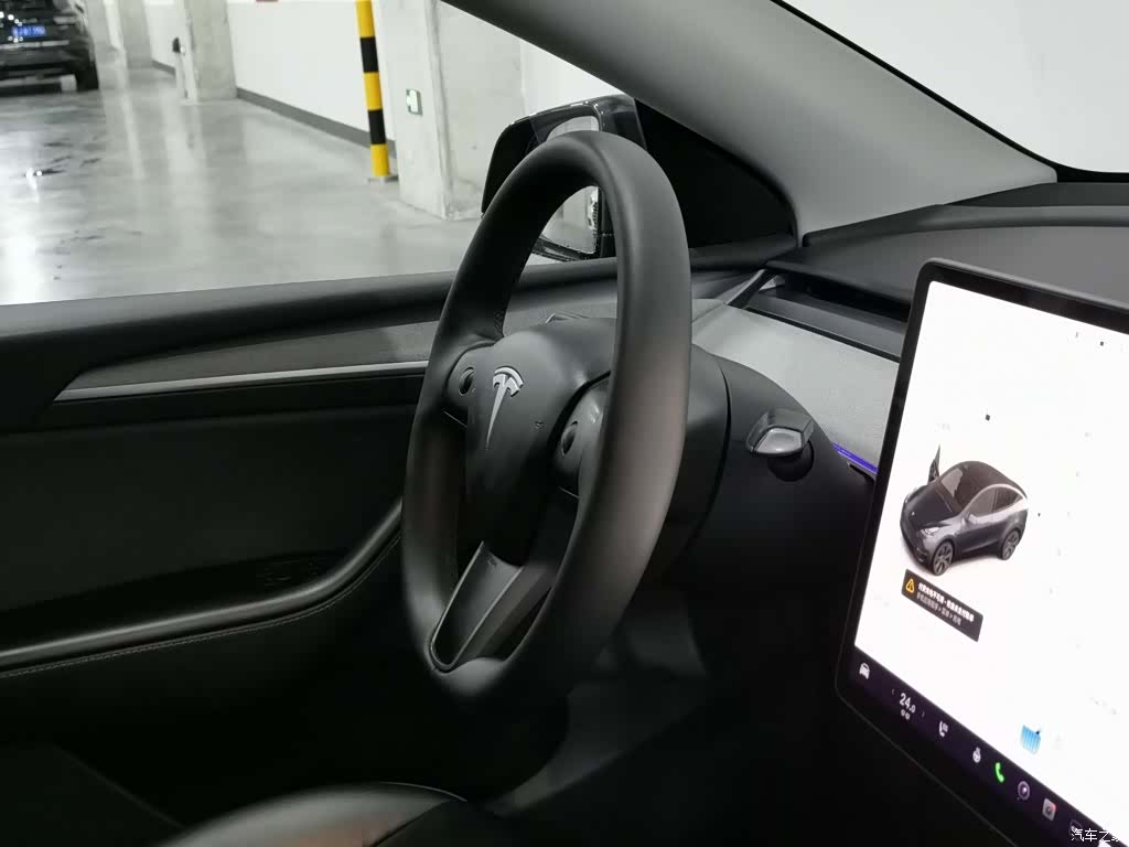 Tesla Model Y, 2024 22