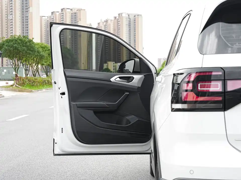 Volkswagen Exploring the shadow