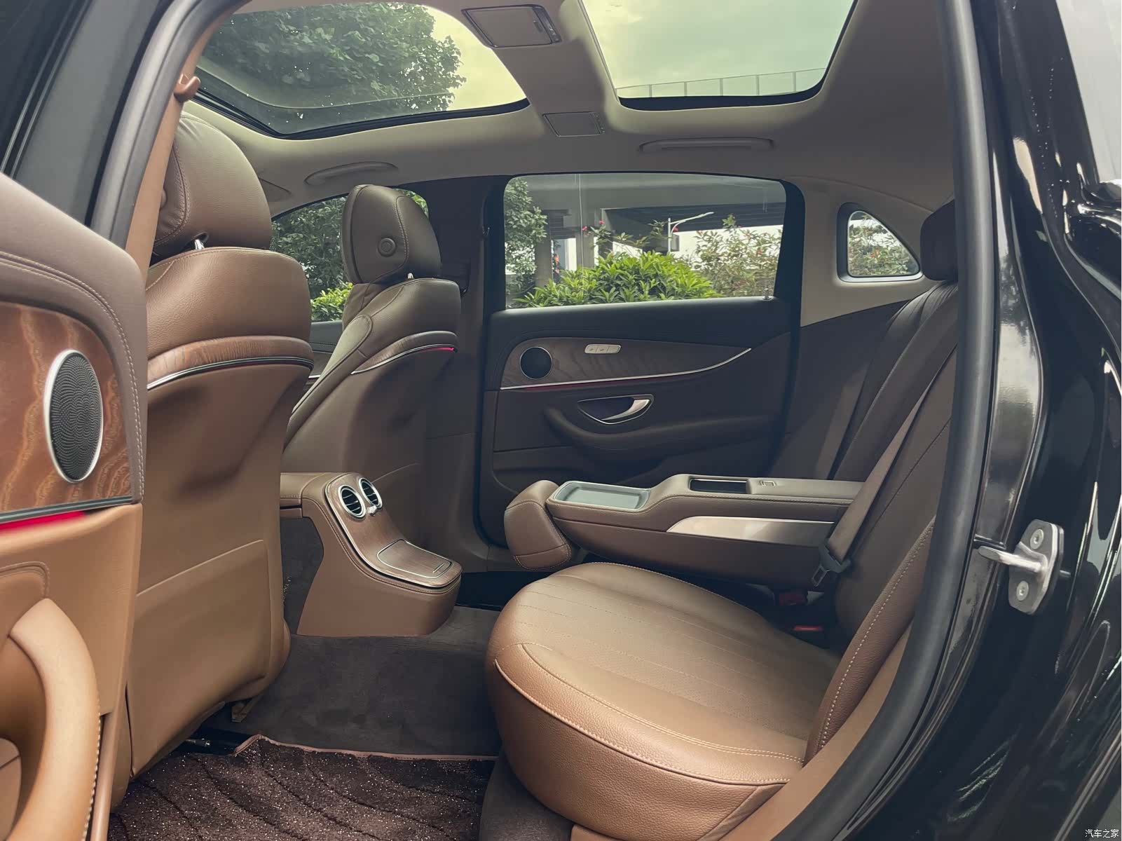 Mercedes-Benz E-Class, 2022 30