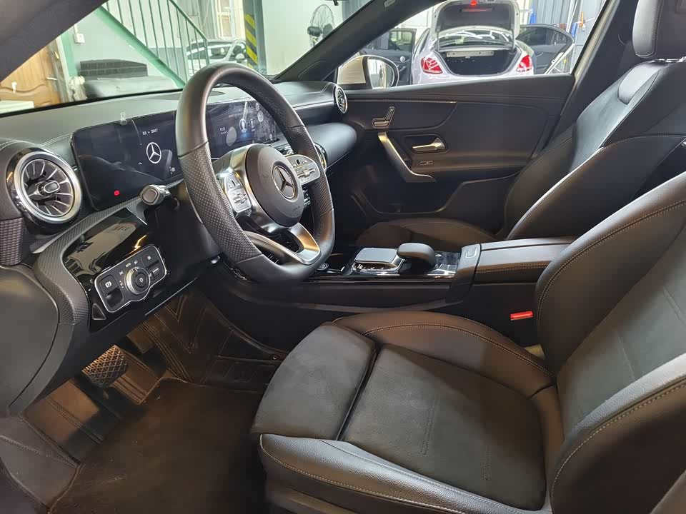 Mercedes-Benz Class A Mercedes-Benz Class A