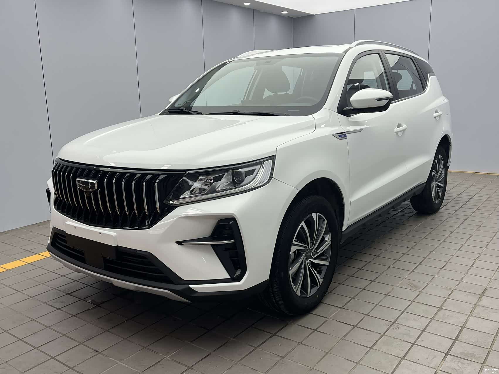 Geely X6, 2022 1