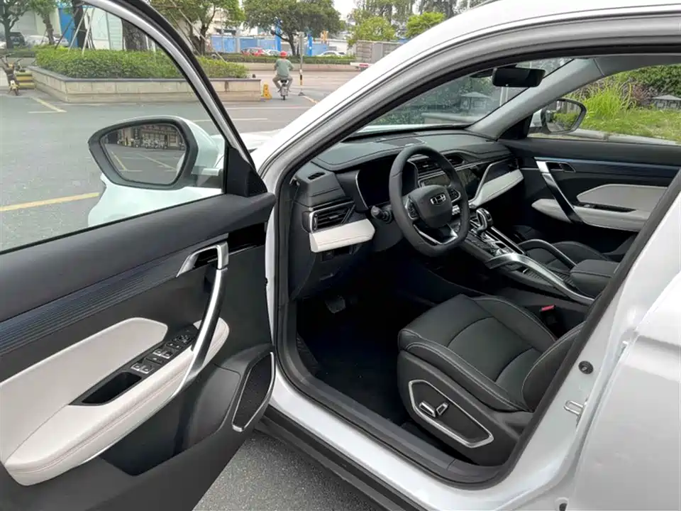 Geely Atlas