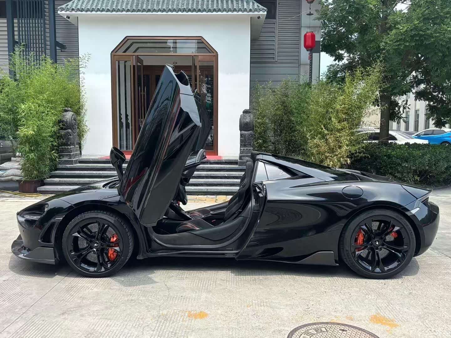 McLaren 720S, 2020 4