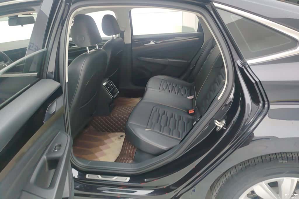 Volkswagen Passat, 2021 11