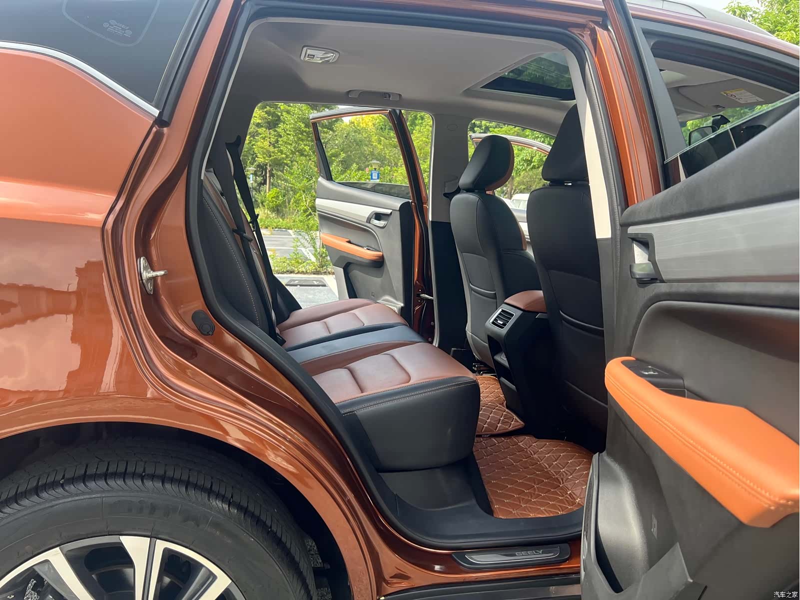 Geely X6, 2021 15