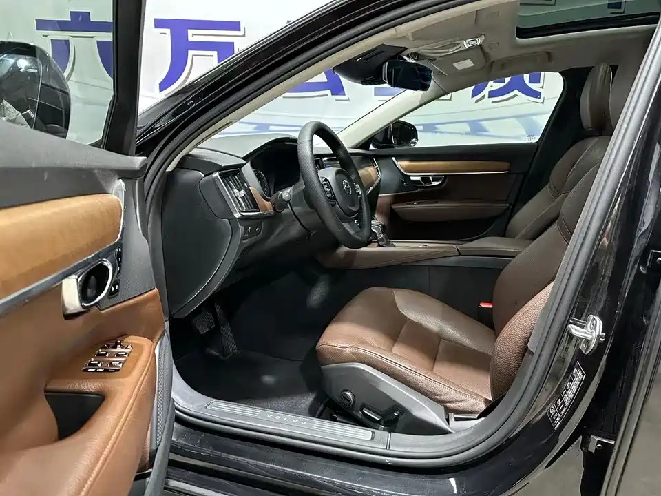 Volvo S90