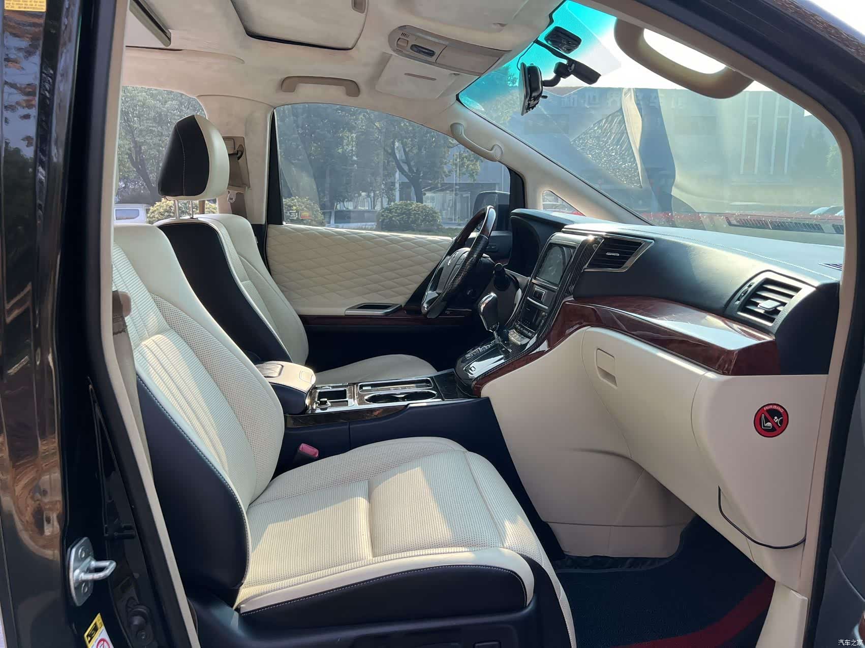 Toyota Alphard, 2012 18