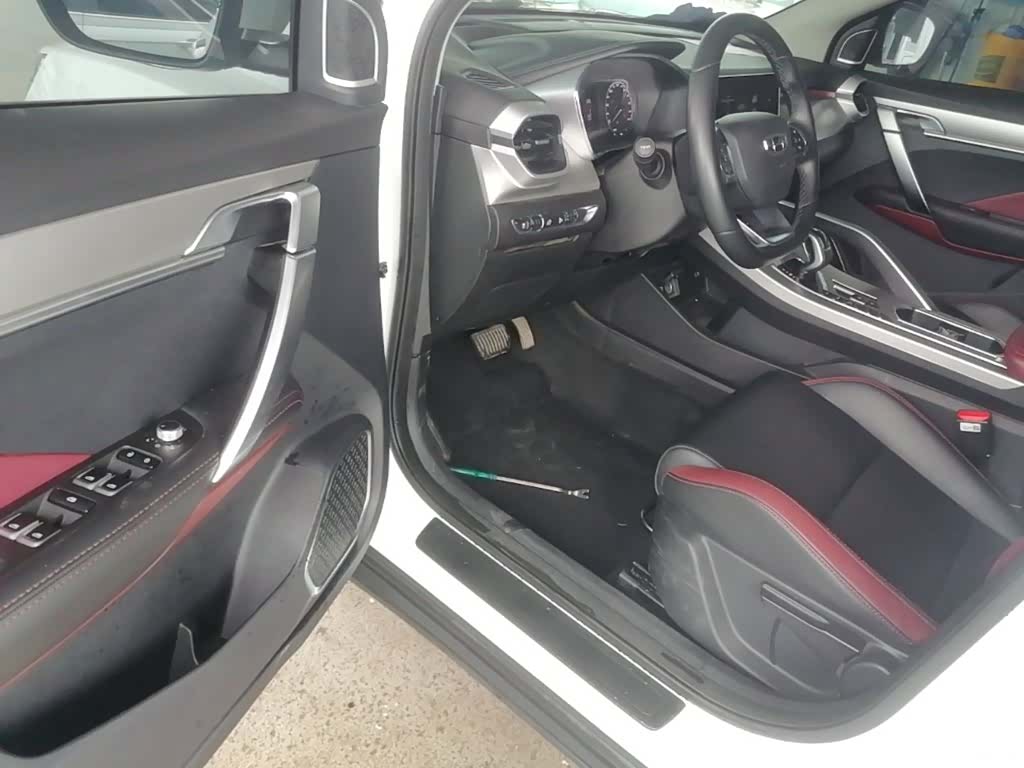 Geely Coolray, 2021 16